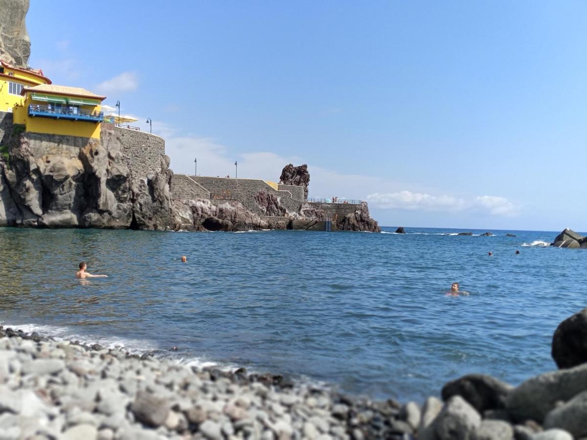 Vаrаndаs Dо Sоl-Vista Relaxante Entre Mar E Montanha Lejlighed Ponta do Sol  Eksteriør billede