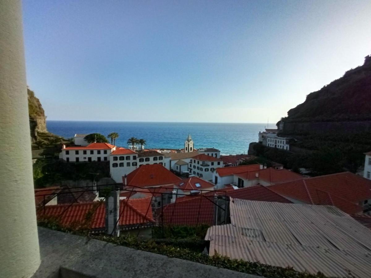 Vаrаndаs Dо Sоl-Vista Relaxante Entre Mar E Montanha Lejlighed Ponta do Sol  Eksteriør billede