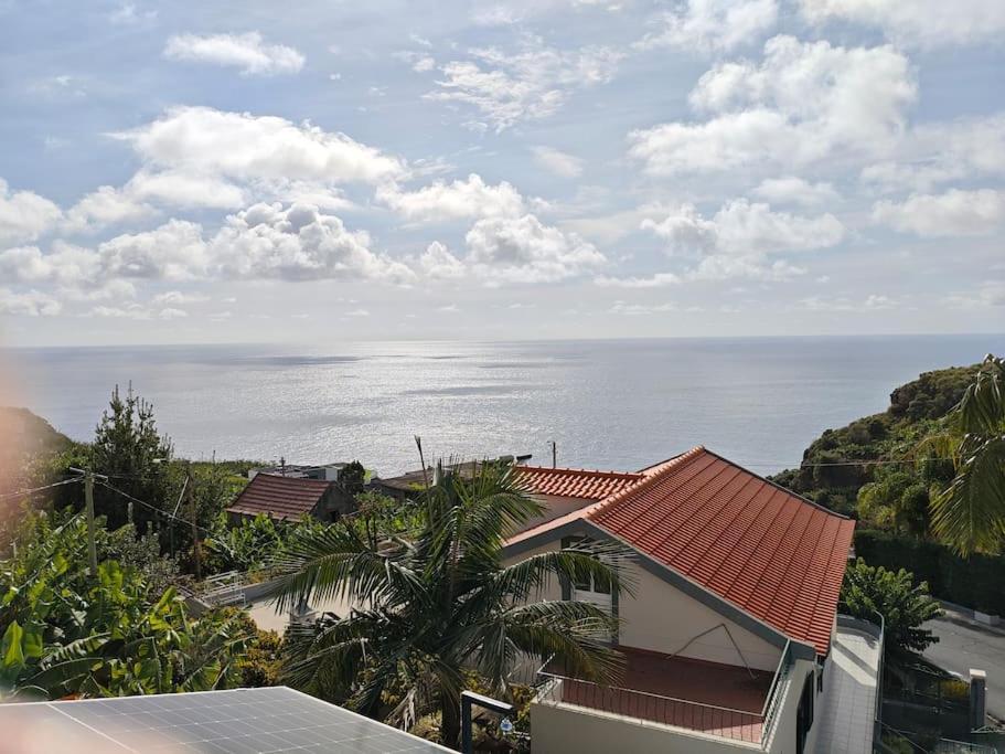 Vаrаndаs Dо Sоl-Vista Relaxante Entre Mar E Montanha Lejlighed Ponta do Sol  Eksteriør billede
